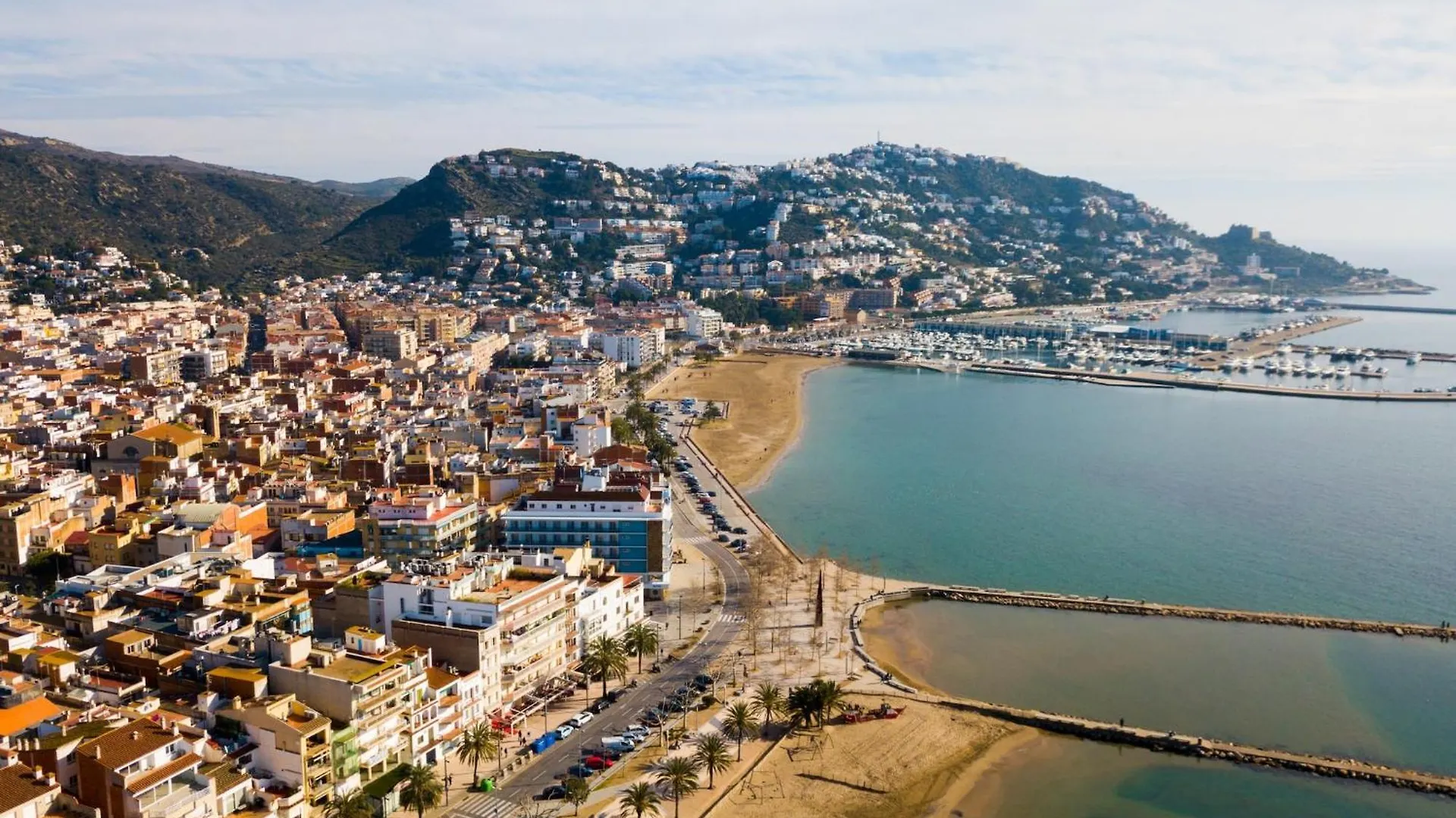Beautiful Apartment With View Roses Spanje